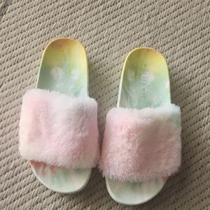 Steve Madden Pastel Fluffy Slippers